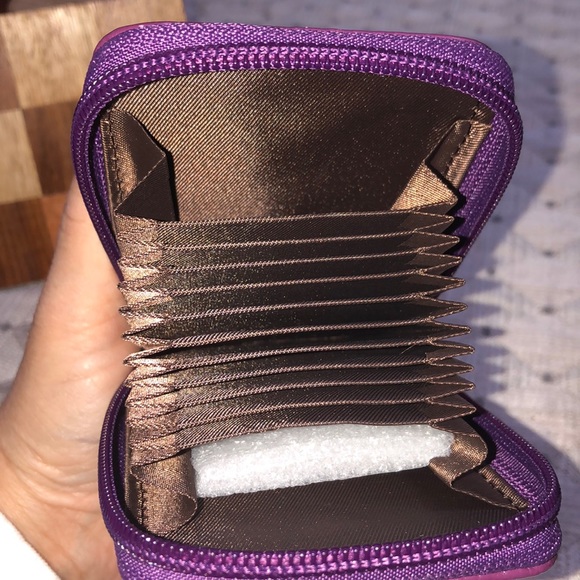 RFD Security Wallet - Picture 2 of 5